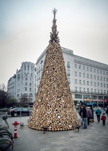 Christmas-tree-without-the-glitter-by-Hello-Wood_dezeen_468_7